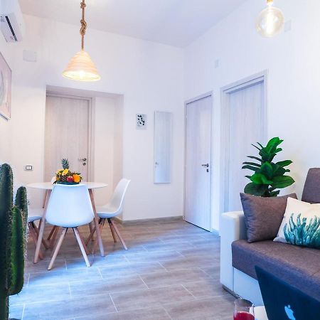 شقة Chiaia Premium Flat, Naples Center, Near Seaside المظهر الخارجي الصورة
