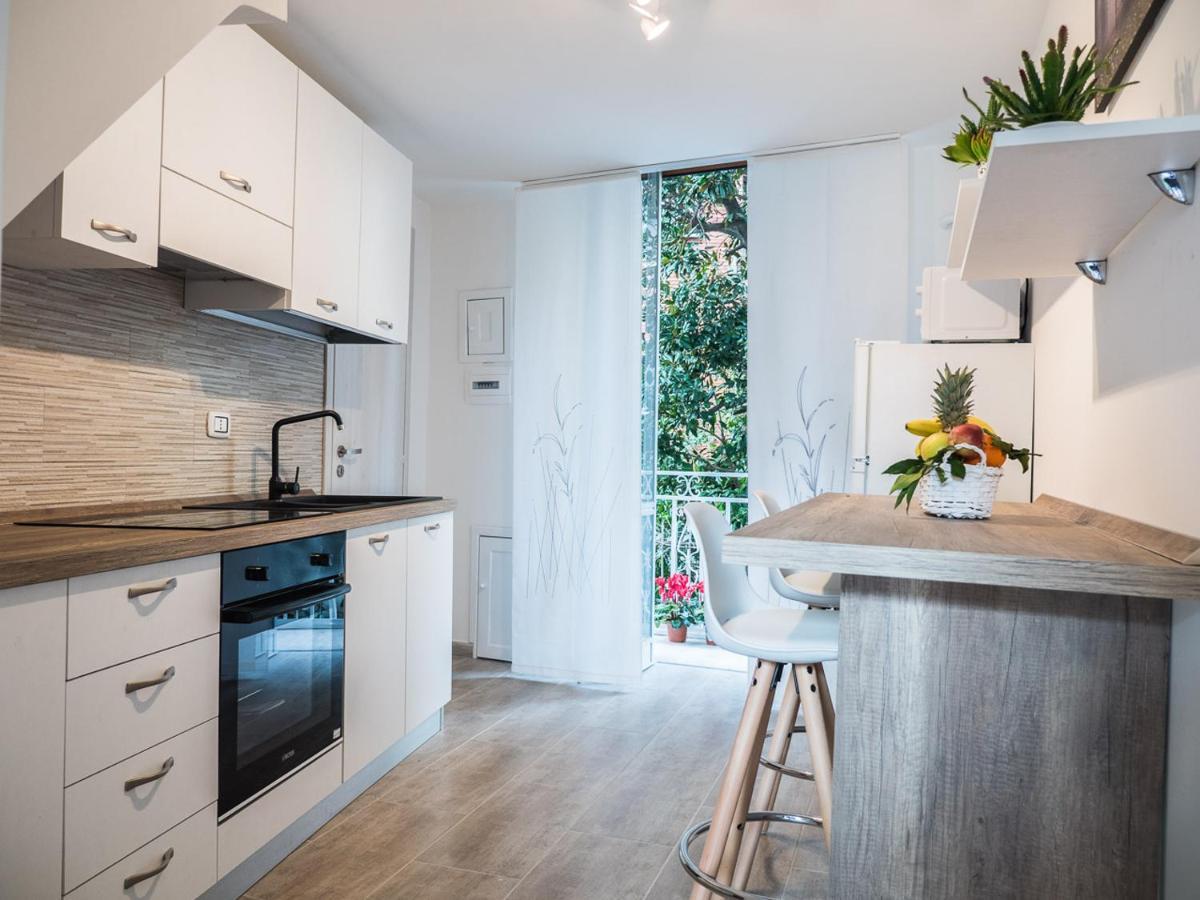 شقة Chiaia Premium Flat, Naples Center, Near Seaside المظهر الخارجي الصورة